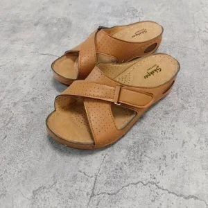 صندل زنانه برند شهپر مدل تیراژه ۱۰۱ (عسلی)