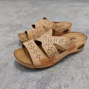 صندل زنانه برند شهپر مدل تیراژه ۱۱۸ (کرم)
